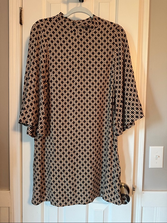 H&M Dresses & Skirts - NWOT H&M Black and Cream Geometric Mini Dress (1)